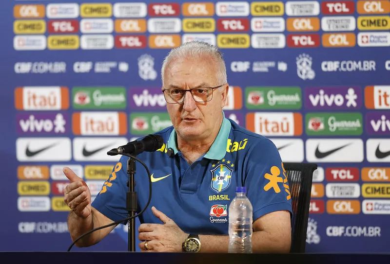 Dorival Júnior em entrevista coletiva