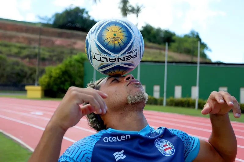 Jacaré em treino pelo Bahia