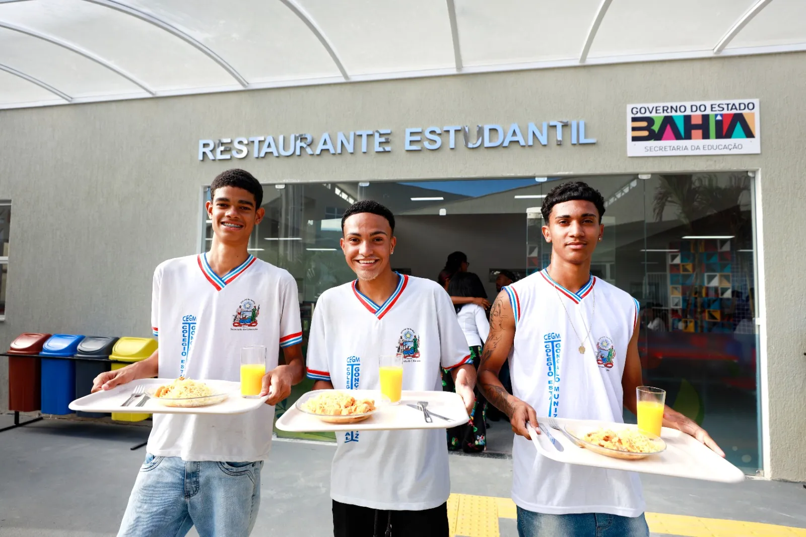 Imagem ilustrativa da imagem Governo do Estado entrega escola de tempo integral em Camaçari