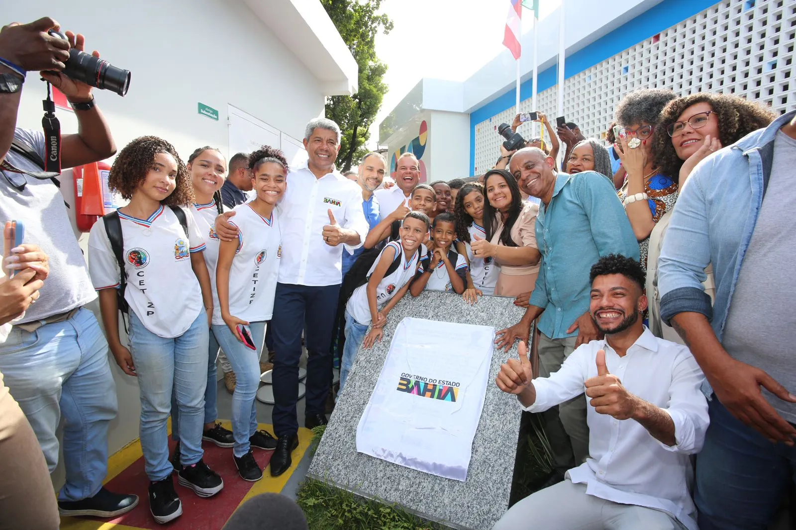 Imagem ilustrativa da imagem Jerônimo regulamenta lei da capoeira e homologa educação antirracista