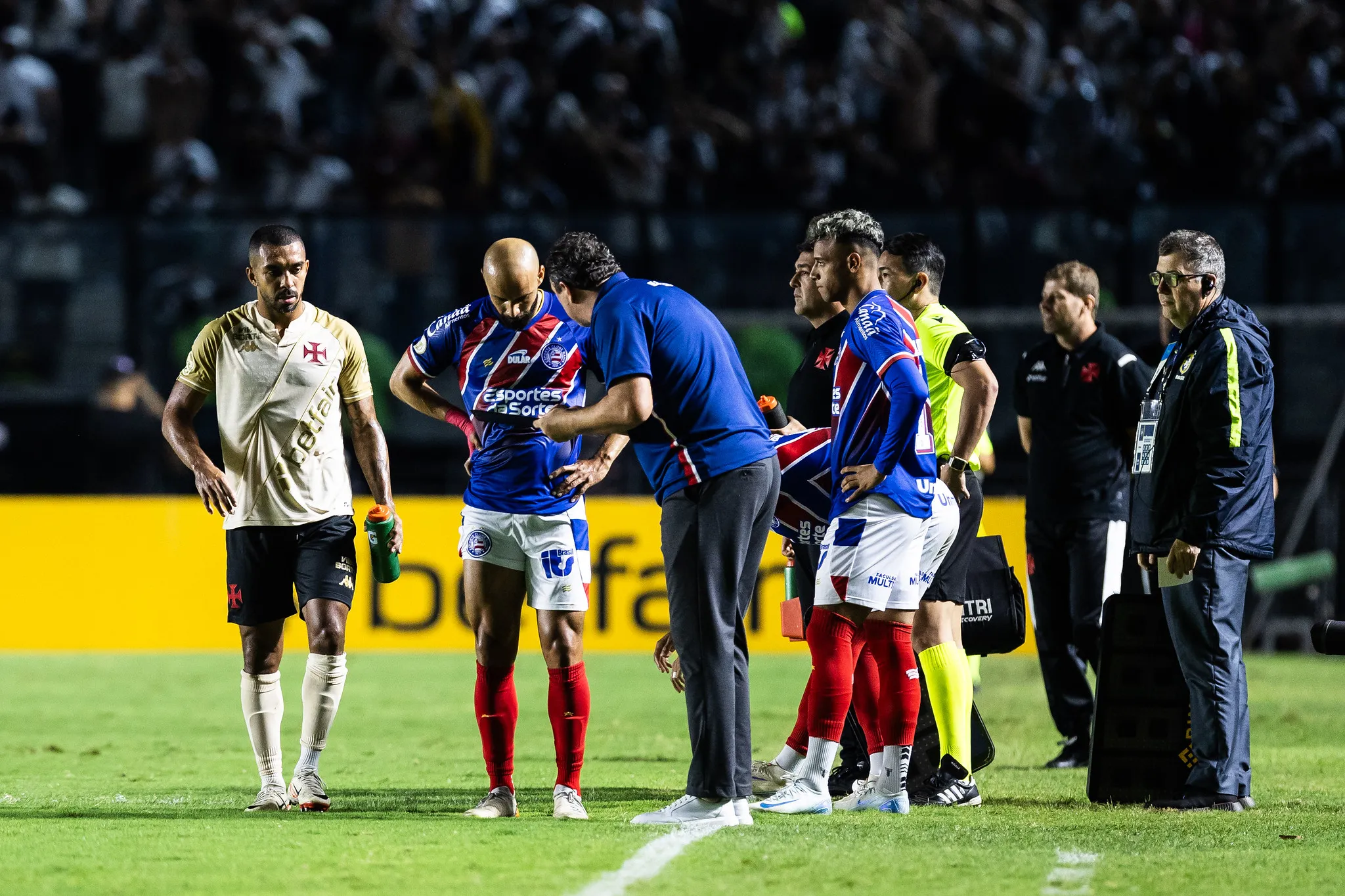 Bahia perdeu para o Vasco, por 3 a 2, na segunda-feira (28)