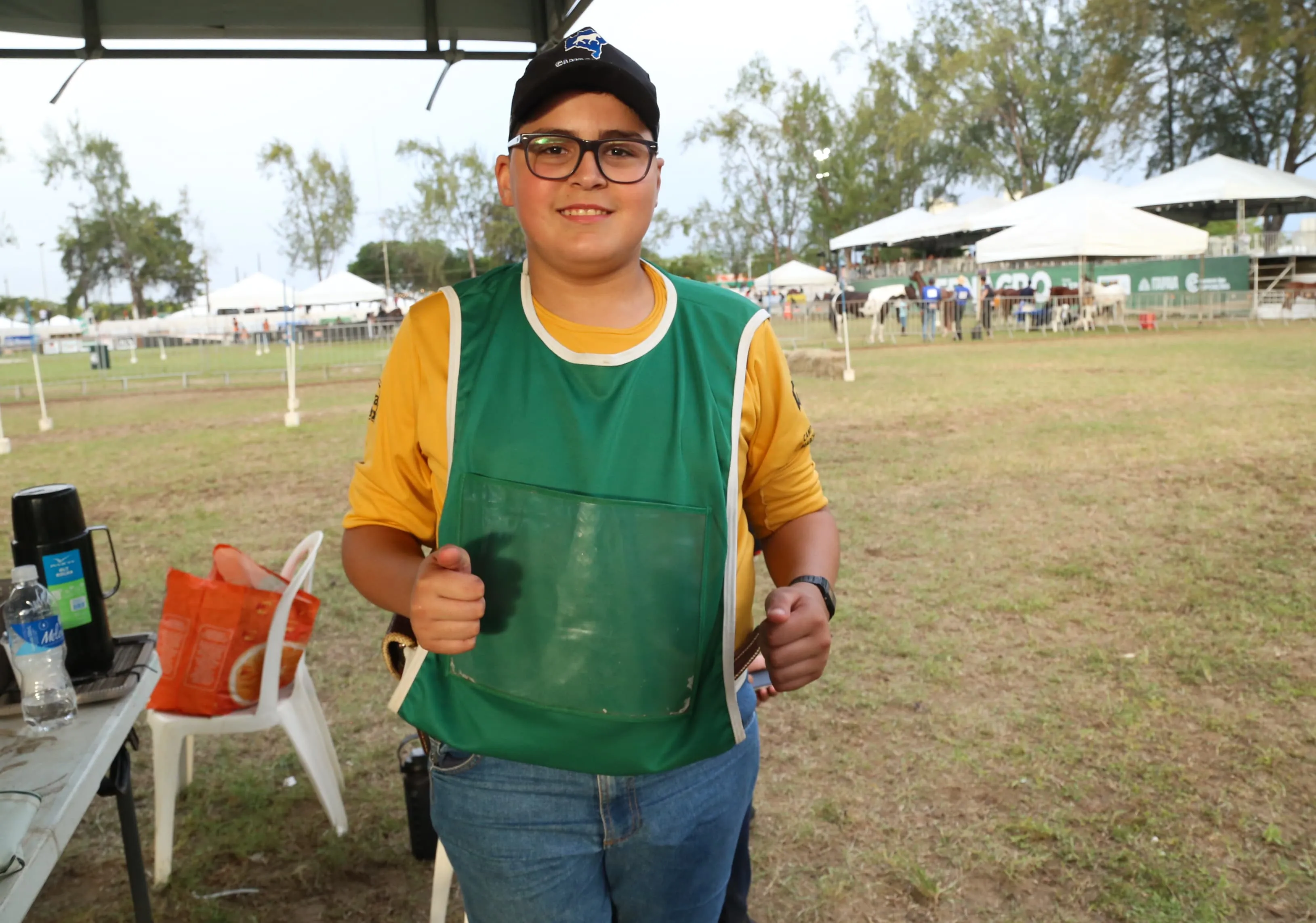 João Guilherme, de 12 anos, é montador de cavalos