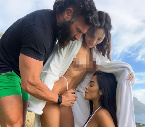 Imagem ilustrativa da imagem Mulher de cantor famoso aparece seminua em festa do 'Rei do Instagram'; veja