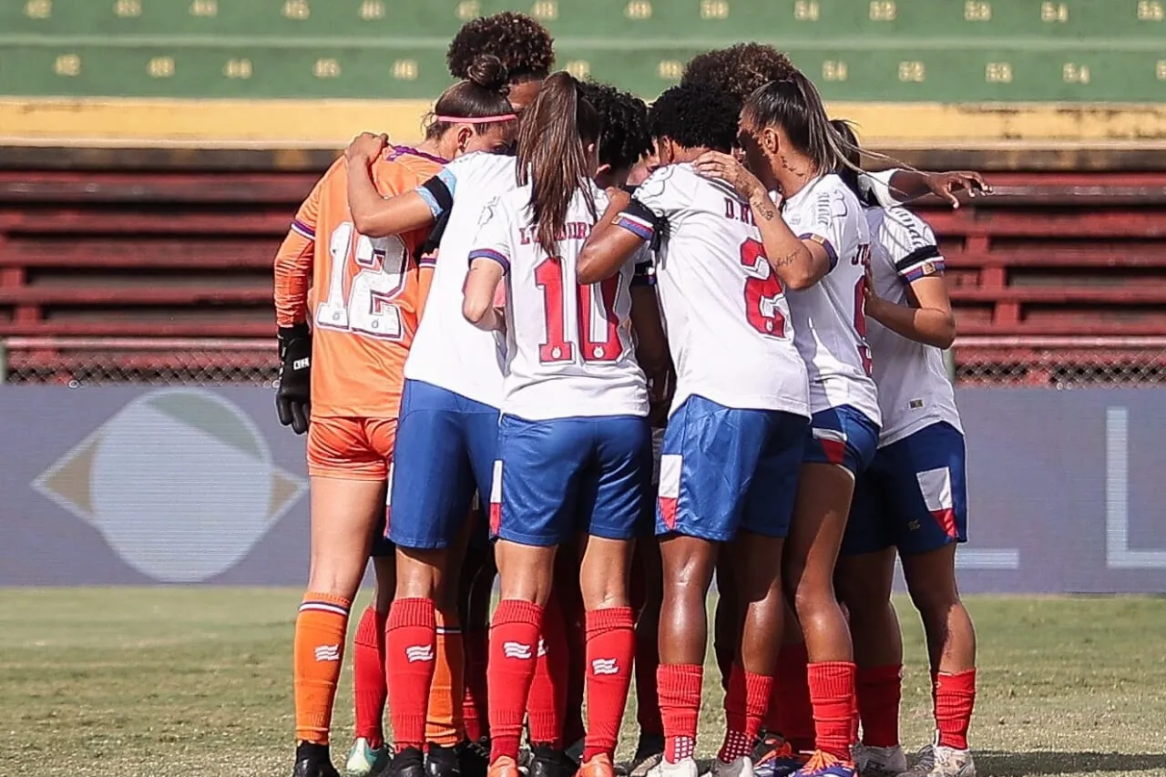 Mulheres de Aço antes de começar a final