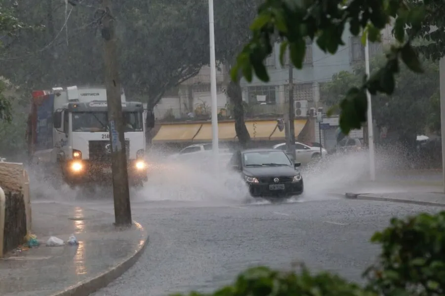 Chance de precipitação de chuva é de 90%