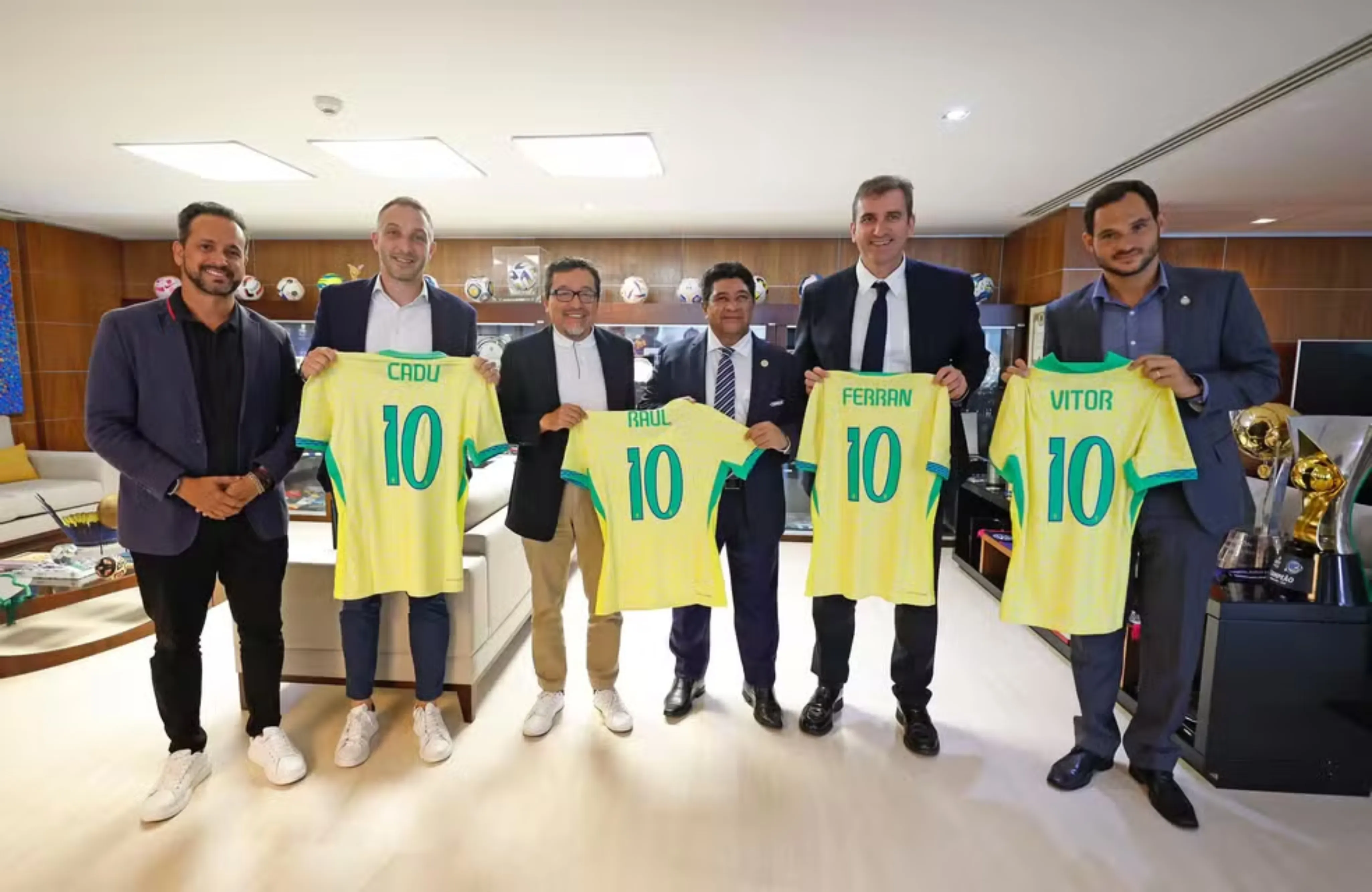 CEO do City, executivos do Bahia e presidentes da CBF e FBF se reuniram