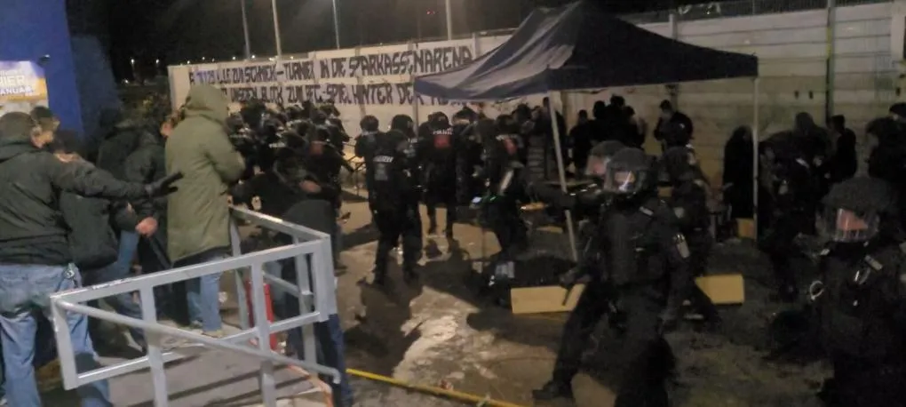 Confronto entre torcedores e policiais ocorreu na Alemanha