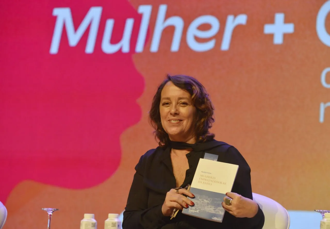 Patrícia Valim, autora do livro