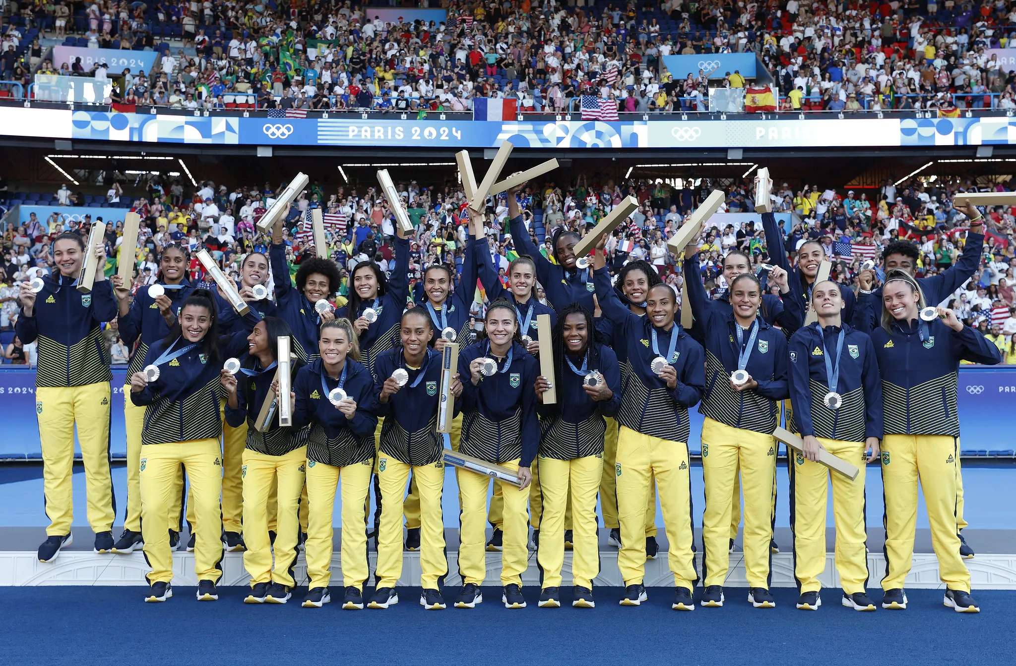 Mulherada conquistou medalha histórica em Paris