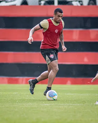 Alerrandro em treino do Vitória