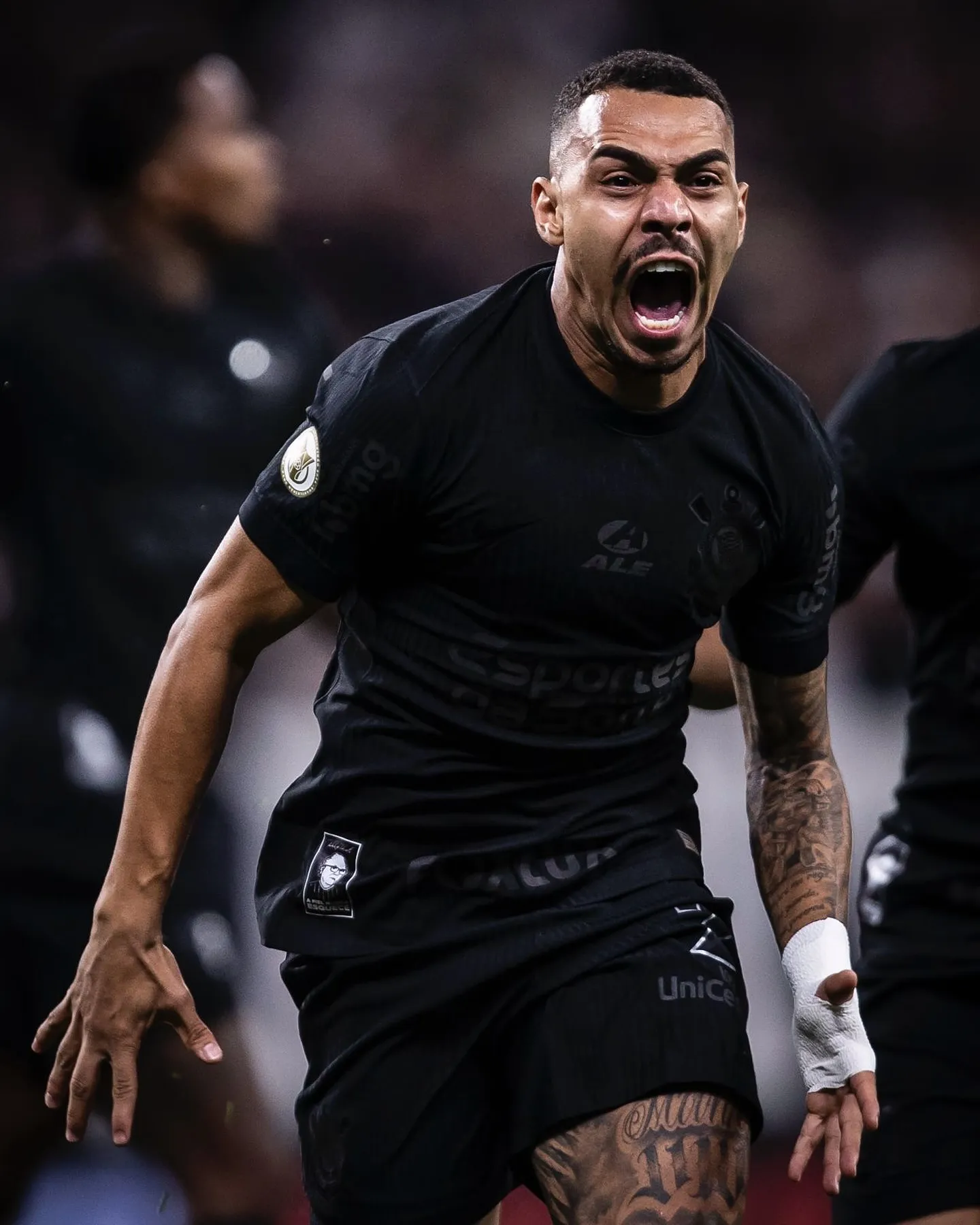 Matheuzinho em partida pelo Corinthians