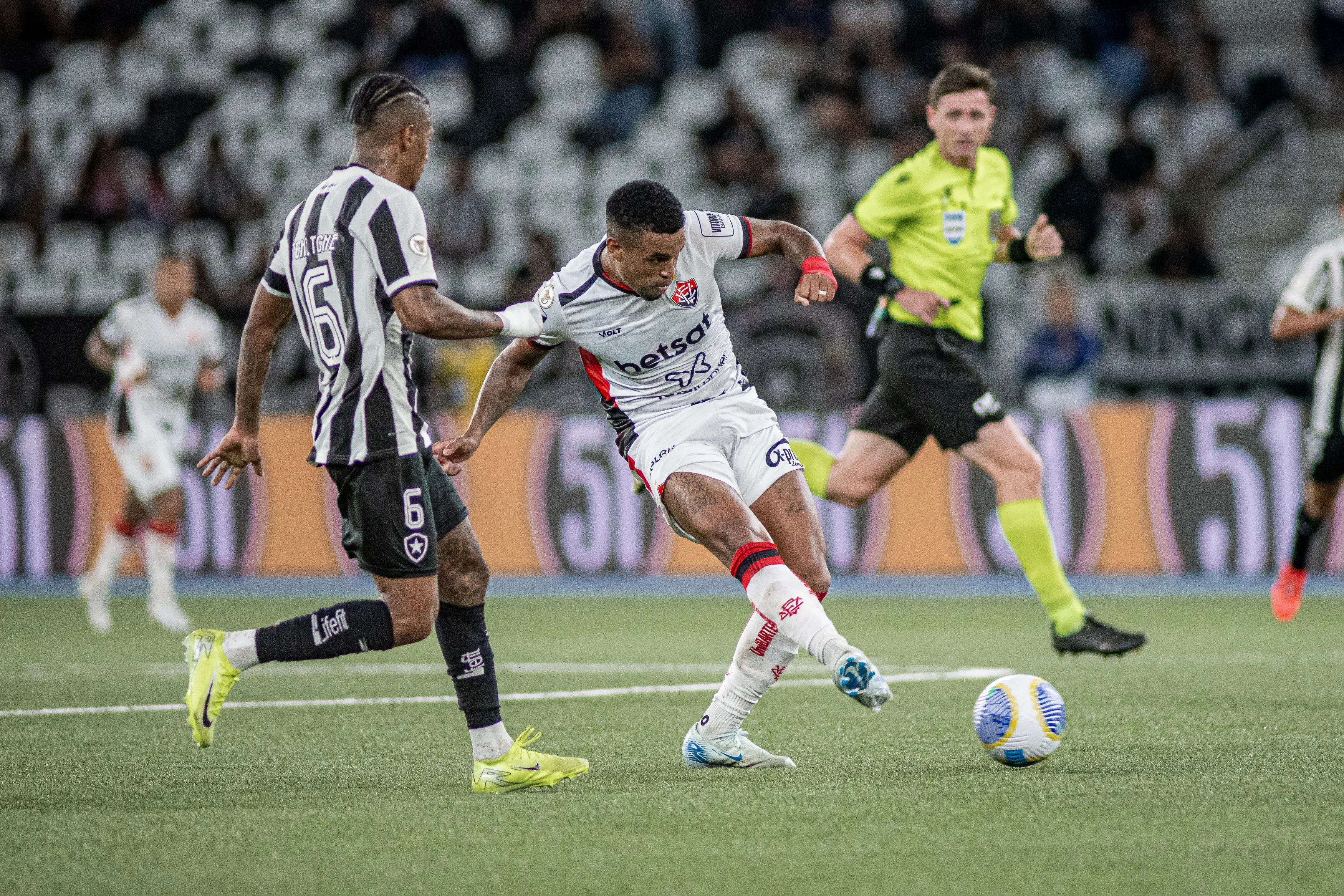 Vitória empata com Botafogo em 1 a 1, no Emgenhão