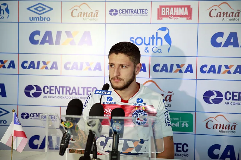 Zé Rafael em sua apresentação no Bahia, em 2017