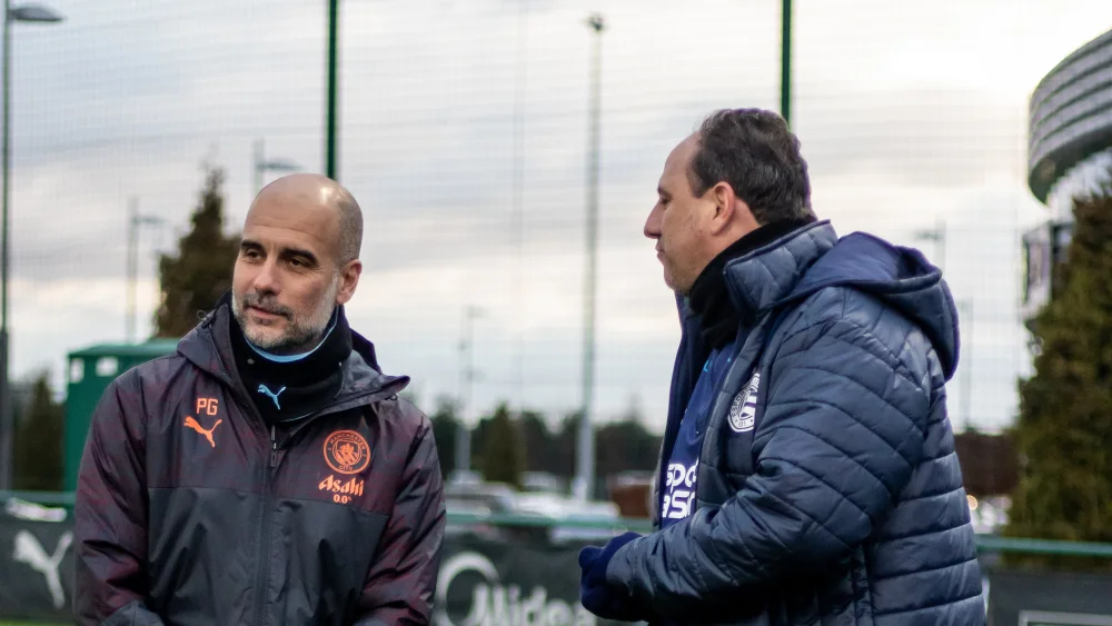 Guardiola ao lado de Rogério Ceni, em Manchester