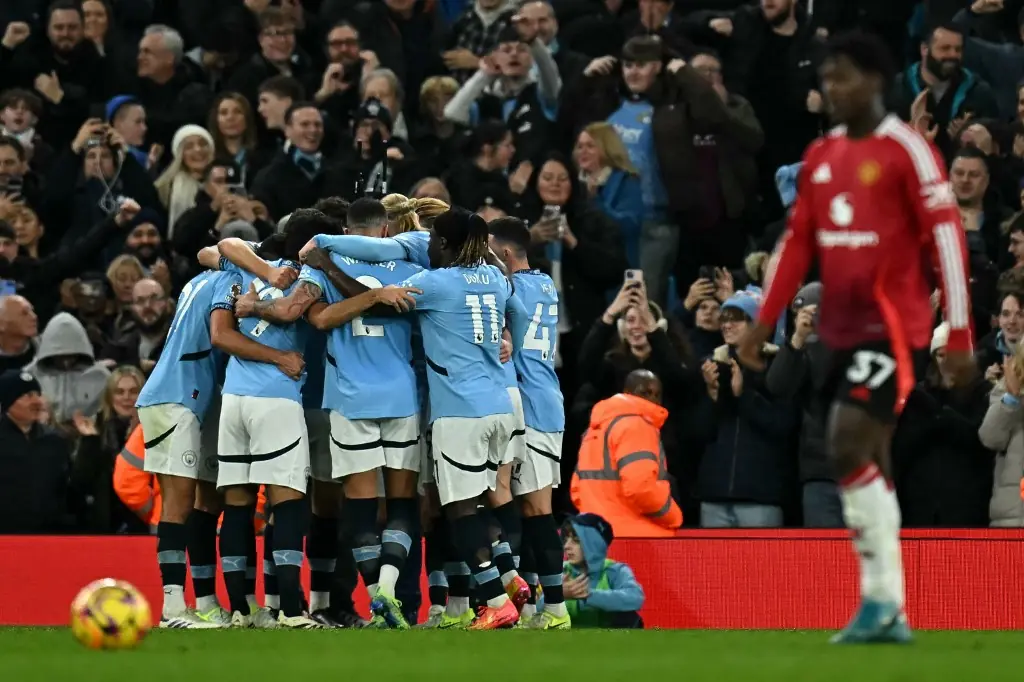 Elenco do Machester City comemorando o gol marcado por Gvardiol