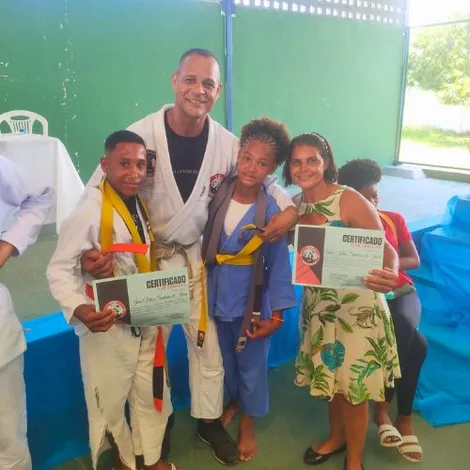 Formatura de 68 alunos marca sucesso de projeto de PMs em Vera Cruz