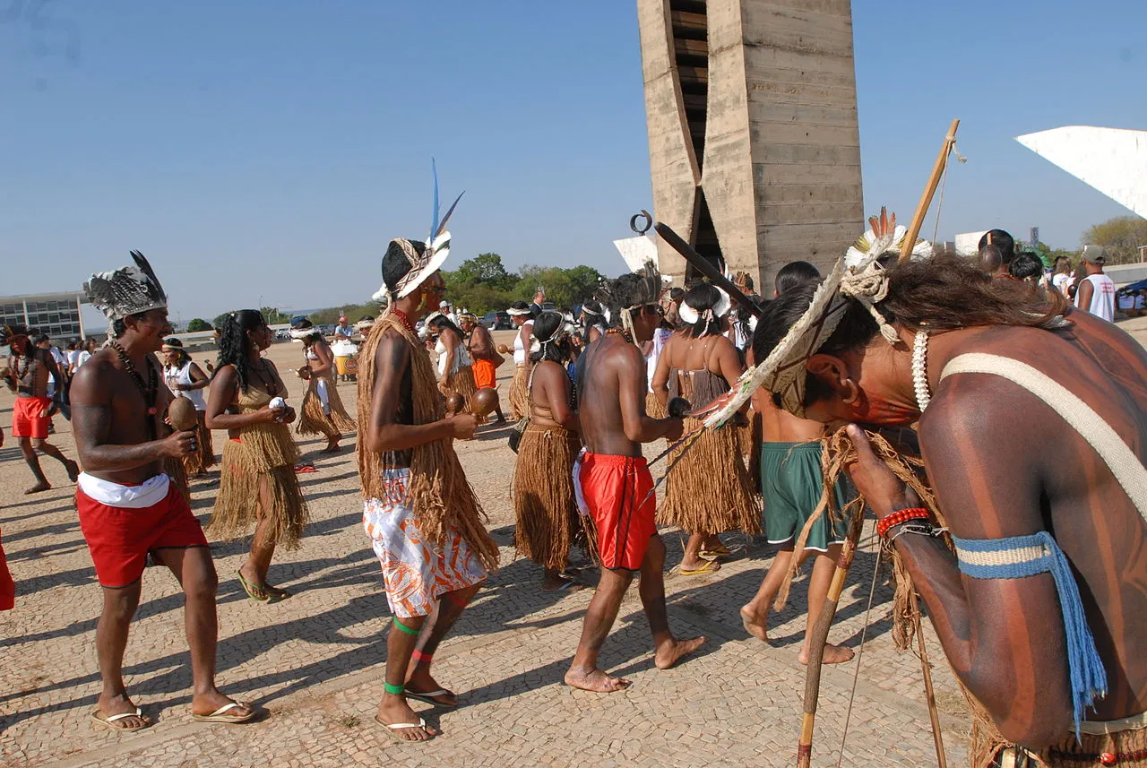 Pataxós hã hã hães em Brasília durante julgamento pelo Supremo Tribunal Federal