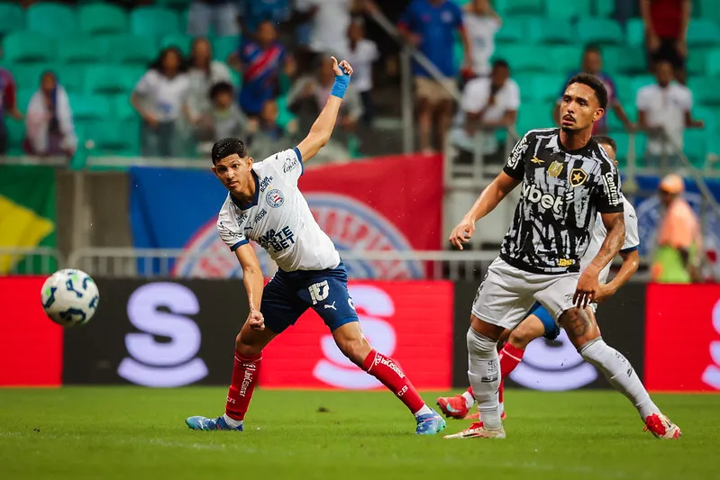O atacante Erick Pulga foi um dos destaques do Bahia na primeira metade
