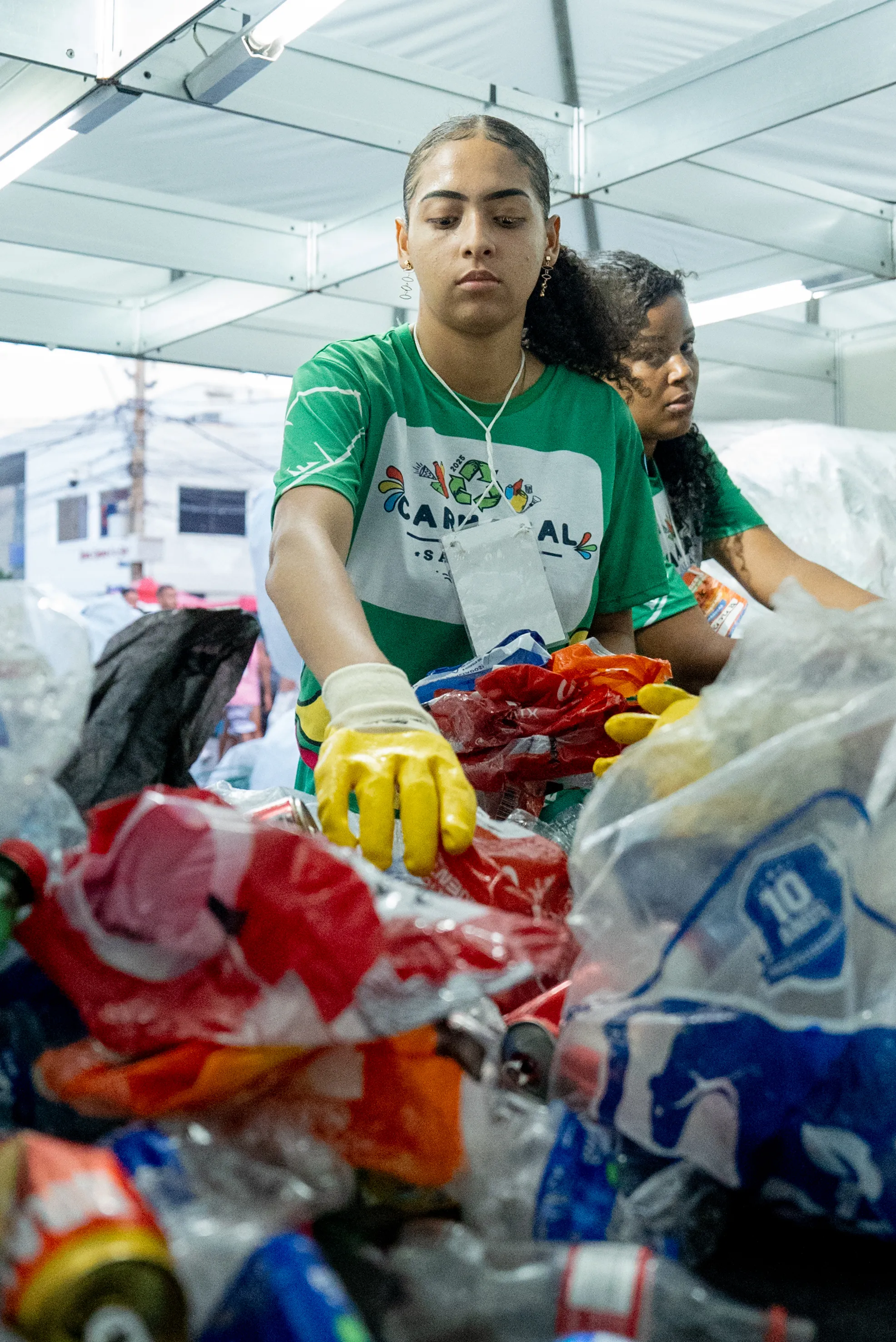 Imagem ilustrativa da imagem Catadores e cooperativas reciclam 107 toneladas de resíduos no Carnaval 2025