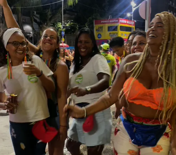 Imagem ilustrativa da imagem Com mistura de Axé e Samba Reggae, Jau anima foliões no Campo Grande