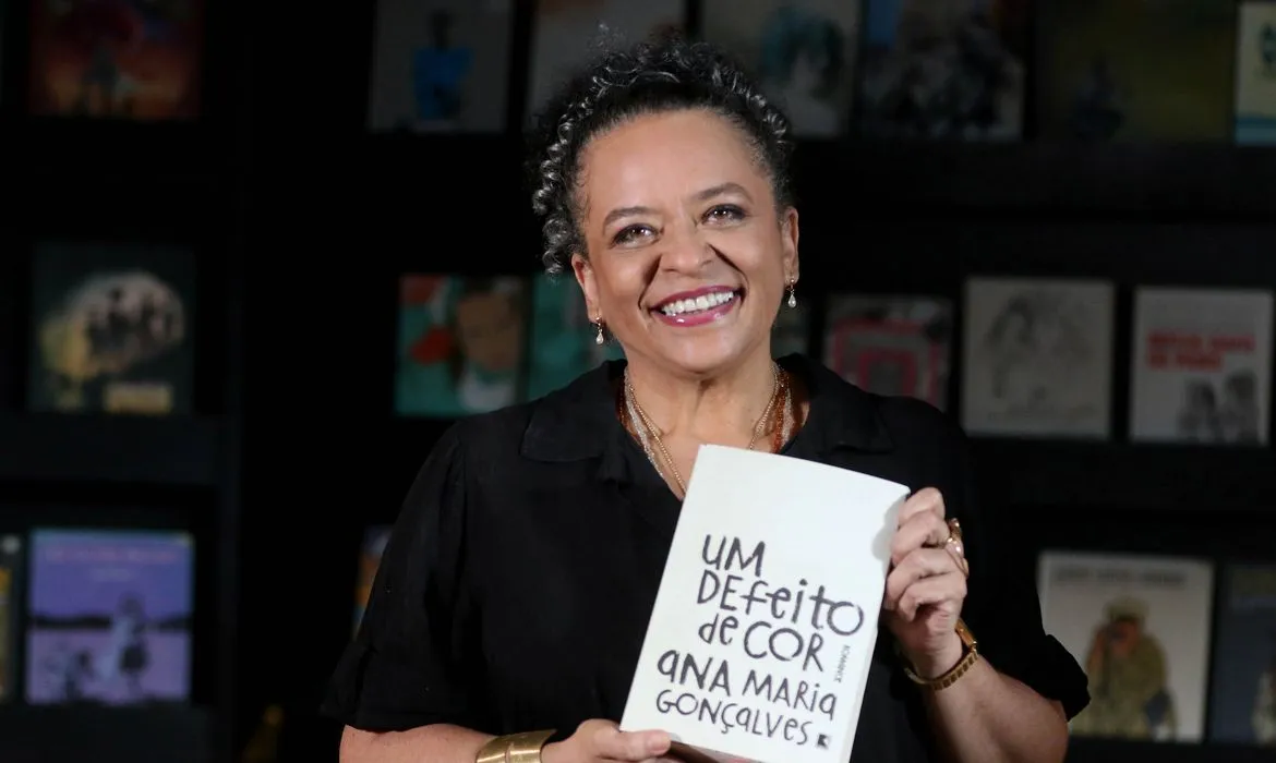 Imagem ilustrativa da imagem Confira 5 livros para ler no dia da literatura brasileira