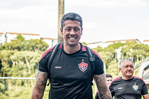 Thiago Carpini, técnico do Vitória