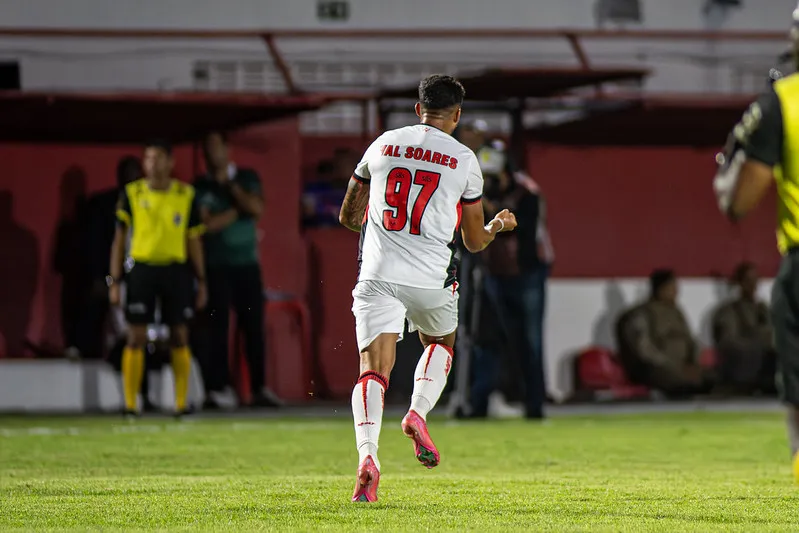 Val Soares está lesionado