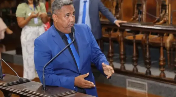 Leandro Guerrilha em ação na Câmara Municipal de Salvador