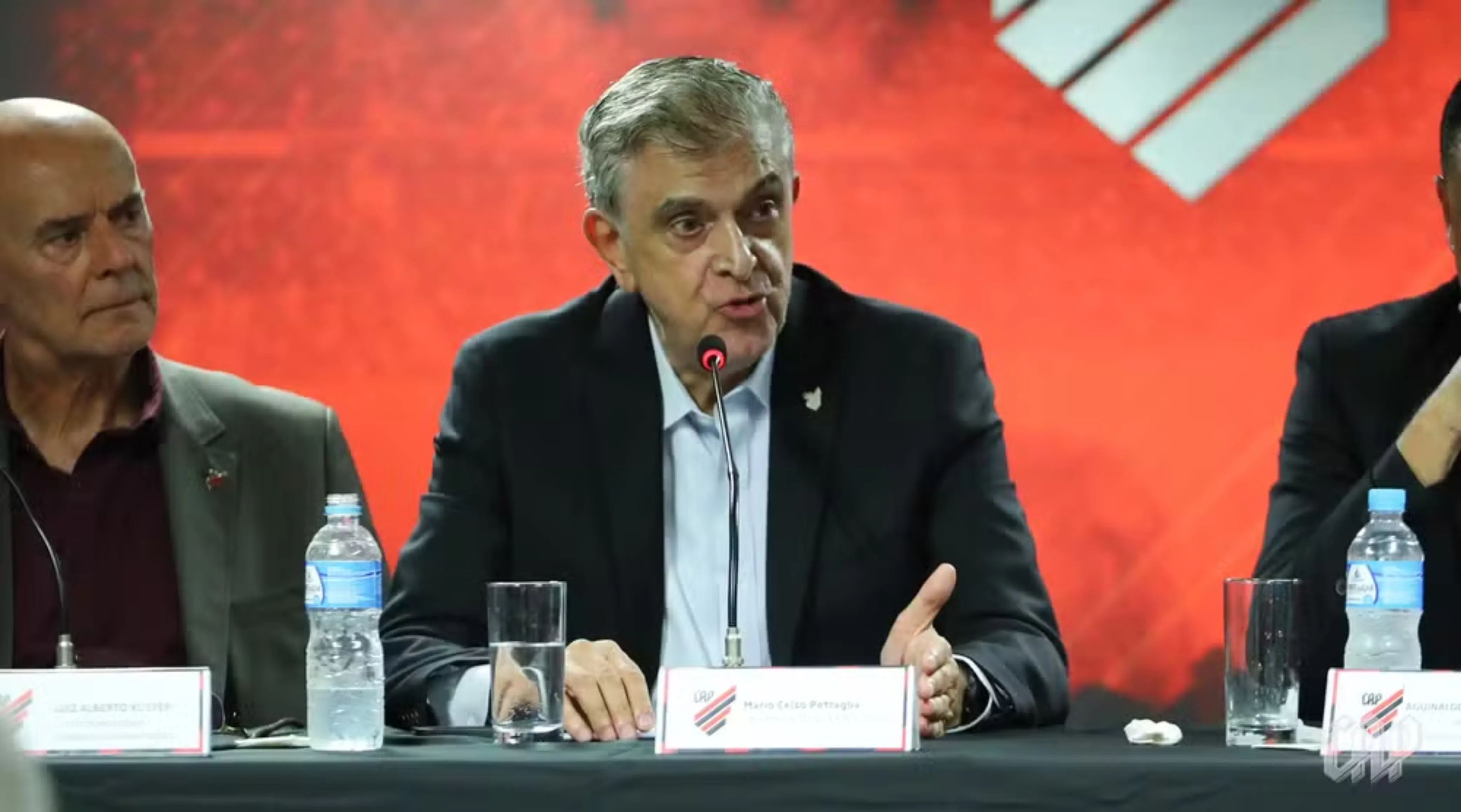 Dirigente está chateado com calotes de clubes brasileiros
