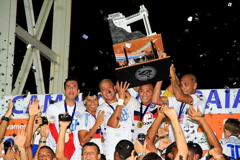 Júnior levantou taça de campeão estadual pelo Tricolor