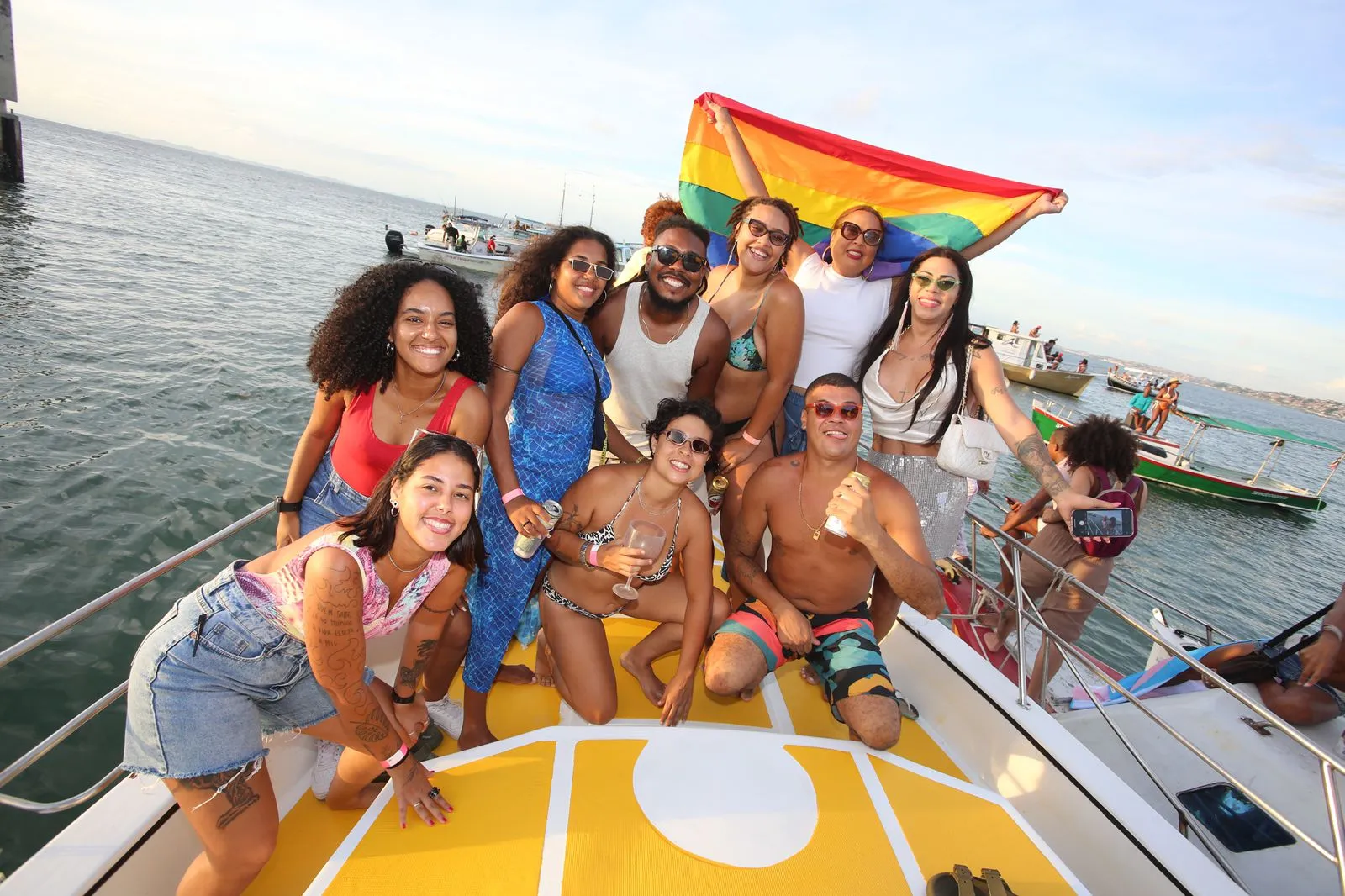 Comunidade LGBTQIAPN+ reunida