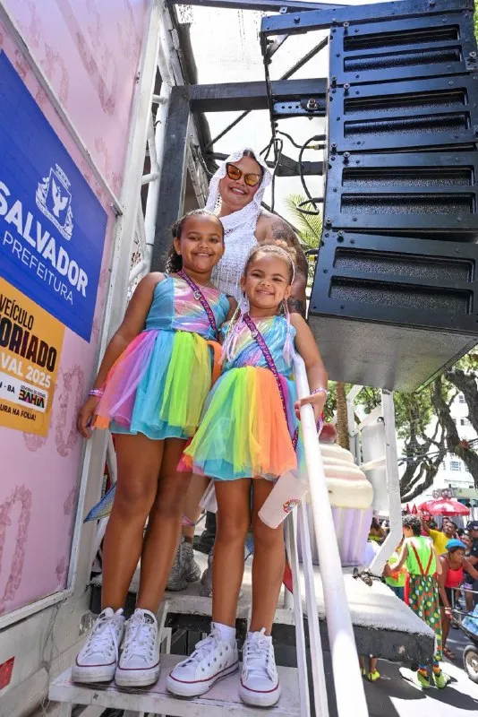 Imagem ilustrativa da imagem Massafera, Urach e outros! Veja famosos que 'brotaram' no Carnaval de Salvador