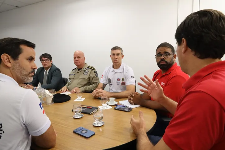 Reunião entre representantes da SSP, MP e Polícias Civil e Militar para definir diretrizes da investigação do caso de Fazenda Coutos