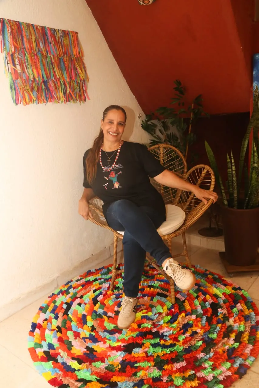Cantora Sarajane