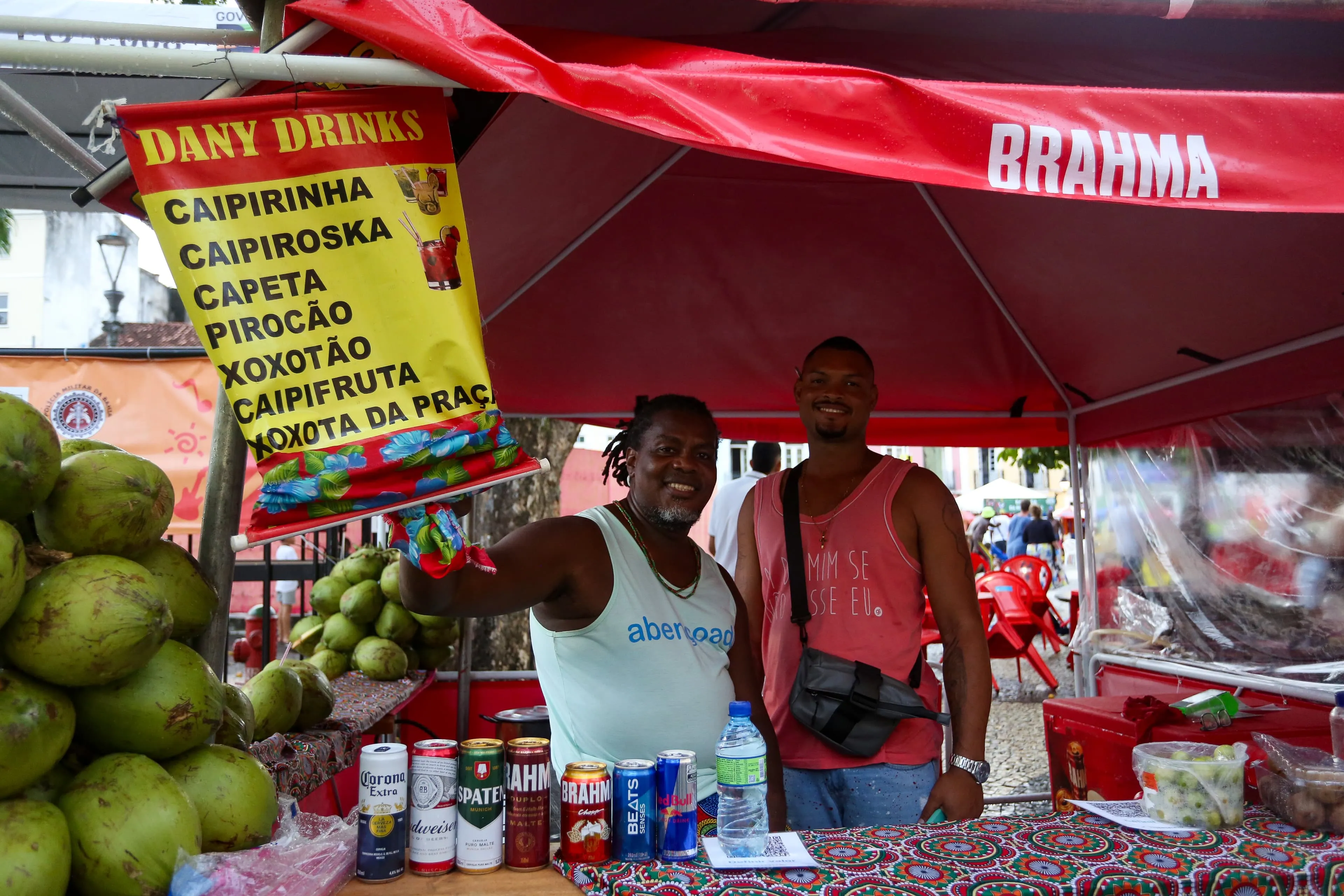 Sócios da barraca de bebidas