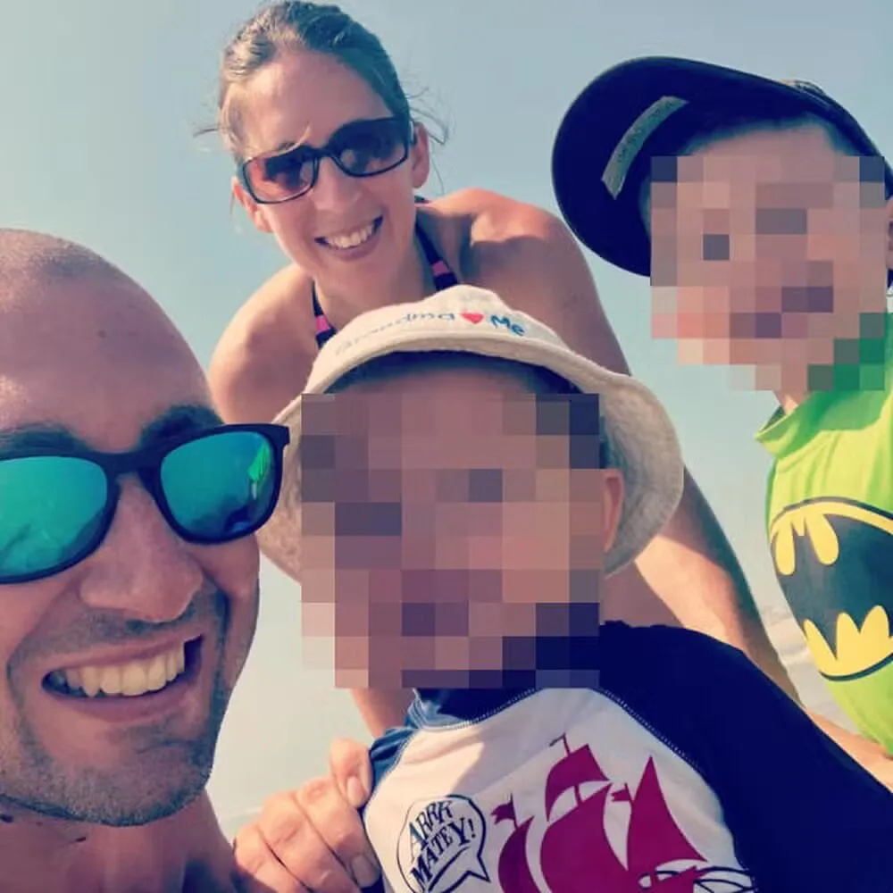 Brian teria comentando na internet que praticavam atos sexuais na frente das crianças