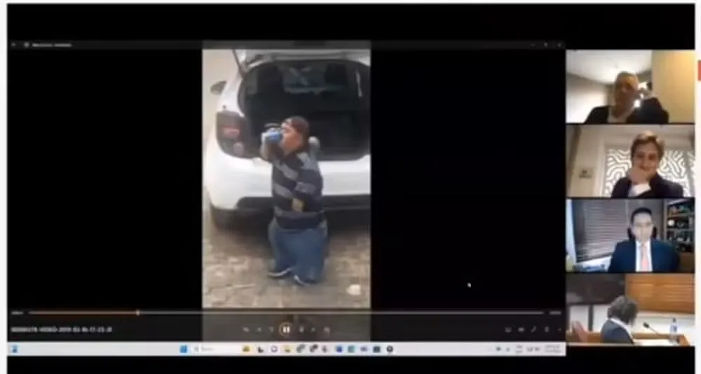 Vídeo de homem com nanismo bebendo constrangeu os participantes