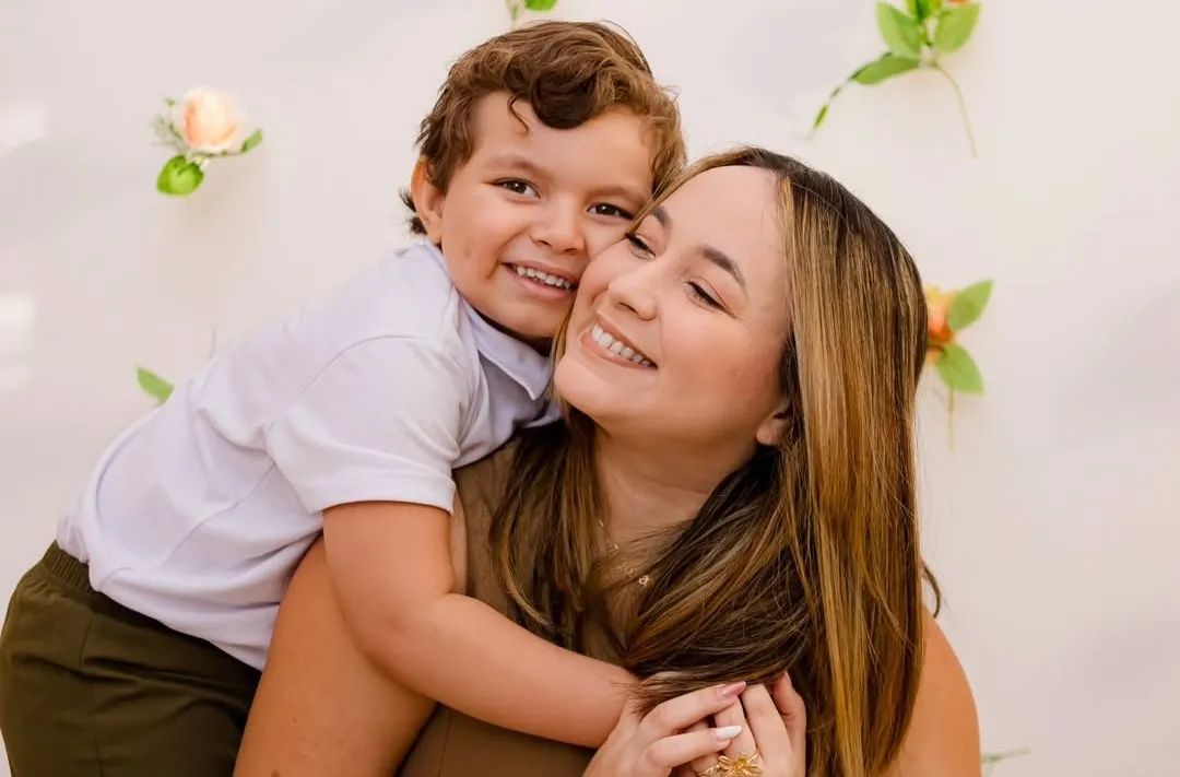 Rebeca é mãe do pequeno Benjamin, de 4 anos