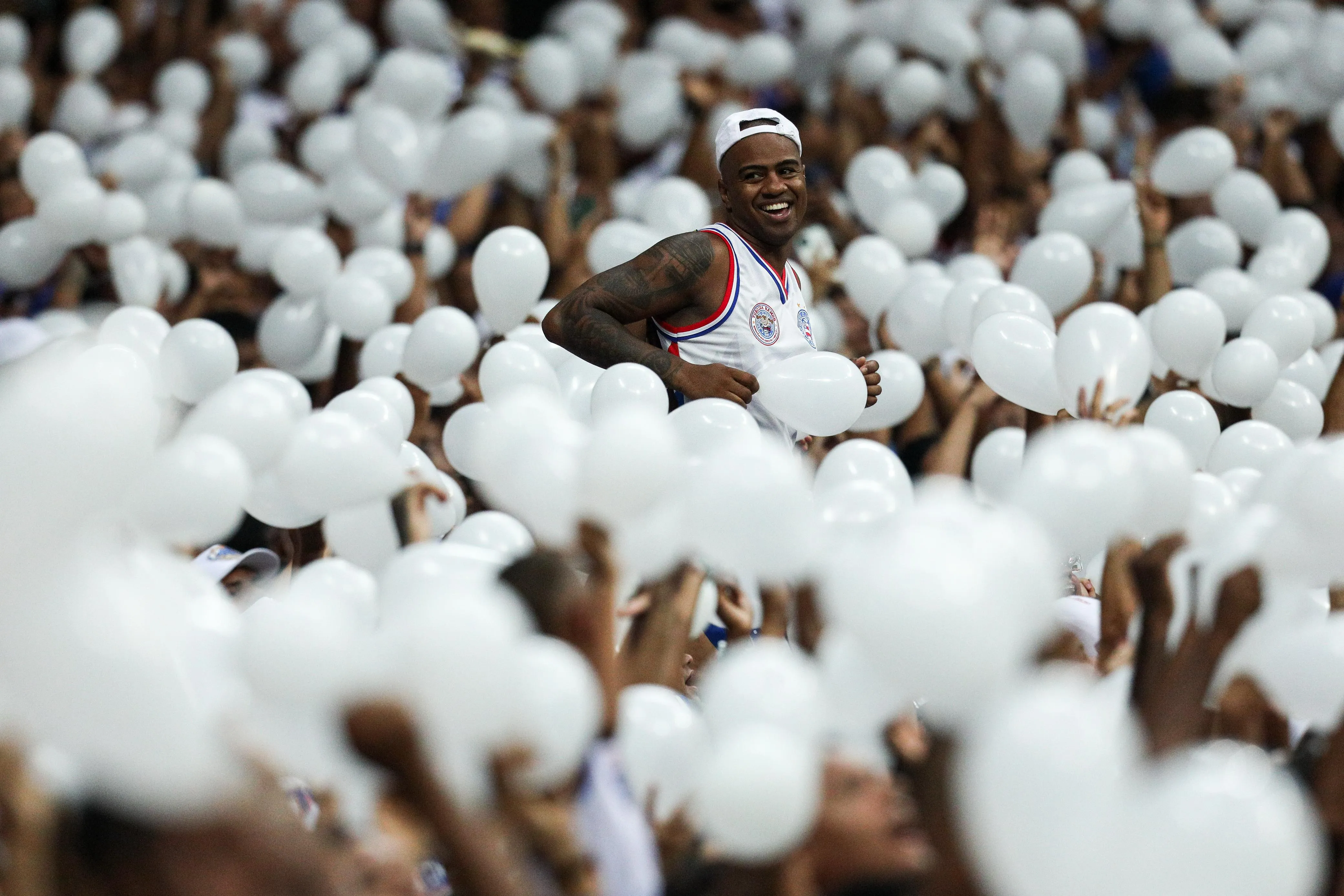 Torcida tricolor agitou tudo na Arena Fonte Nova