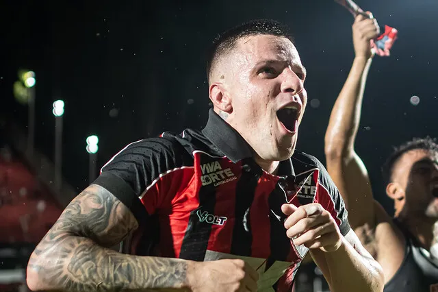 Renato Kayzer, atacante do Vitória