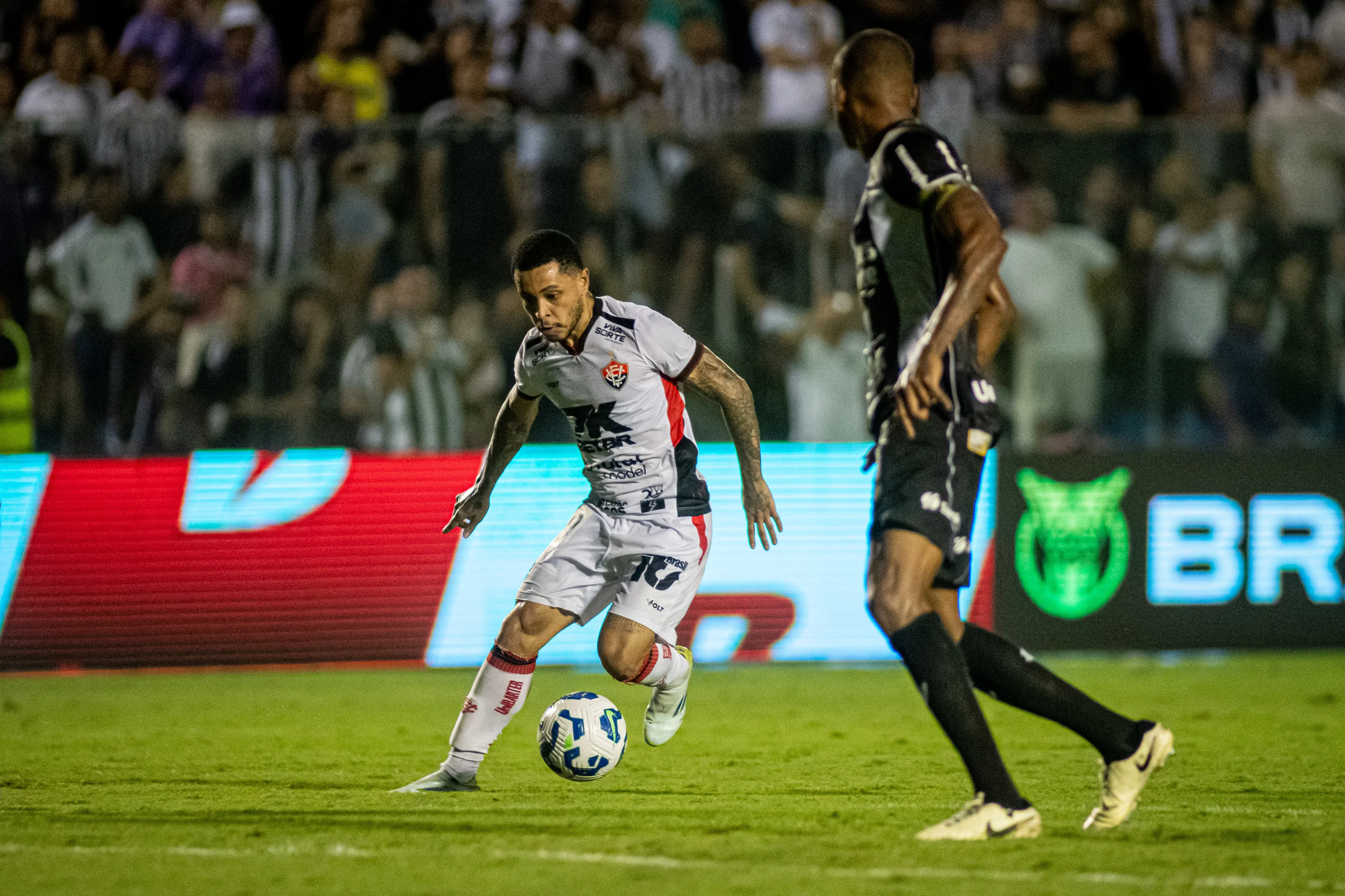 Vitória tenta reagir na segunda etapa, mas não tem sucesso
