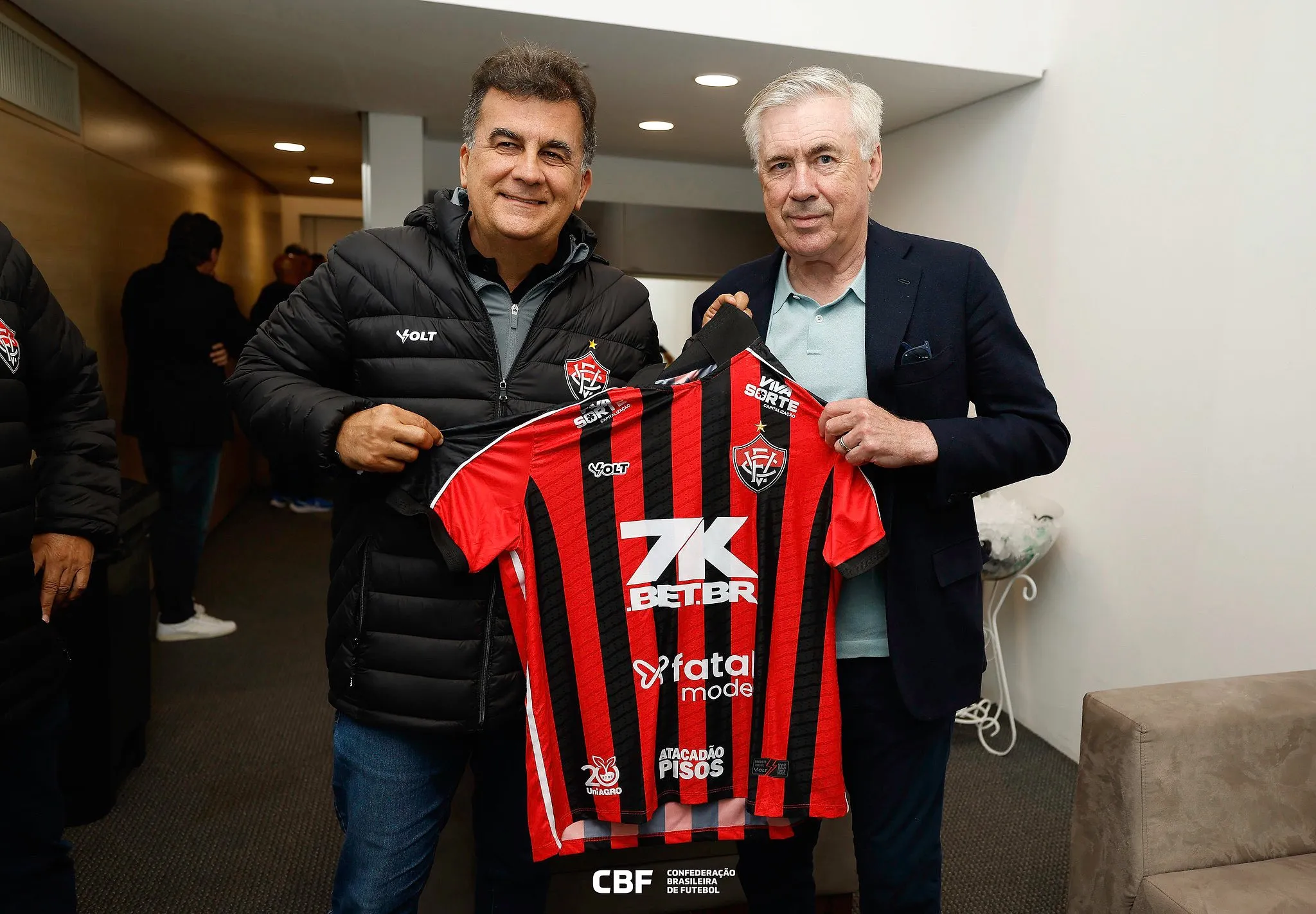 Presidente rubro-negro se encontrou com treinador italiano