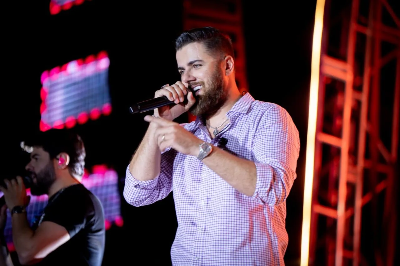 A dupla Zé Neto & Cristiano cantou os sucessos já conhecidos do público