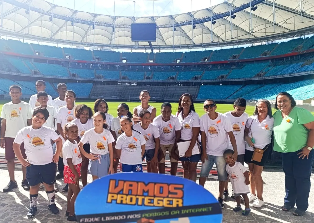 Ação no estádio apoia o Maio Laranja