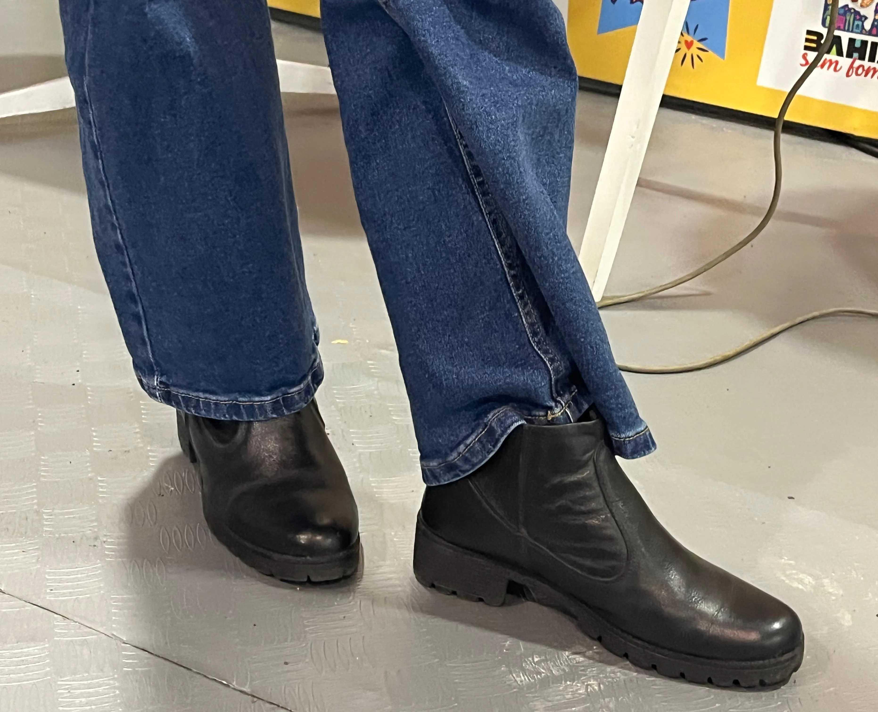Bota da repórter Amanda Souza