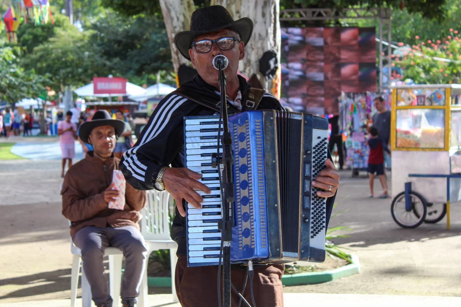 Imagem ilustrativa da imagem Café com Forró movimenta Praça do Bosque em Amargosa