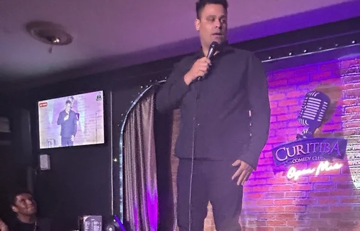 Homem se chamava de "comediante do povo"