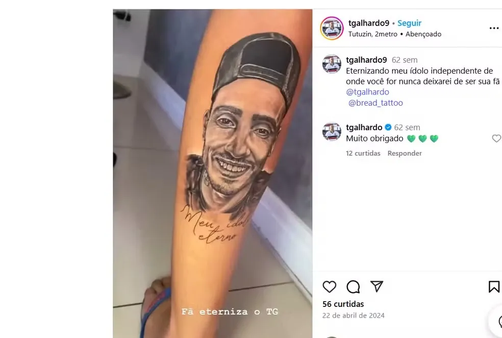 Imagem ilustrativa da imagem Confira: fã tatua rosto do atacante Thiago Galhardo nas costas