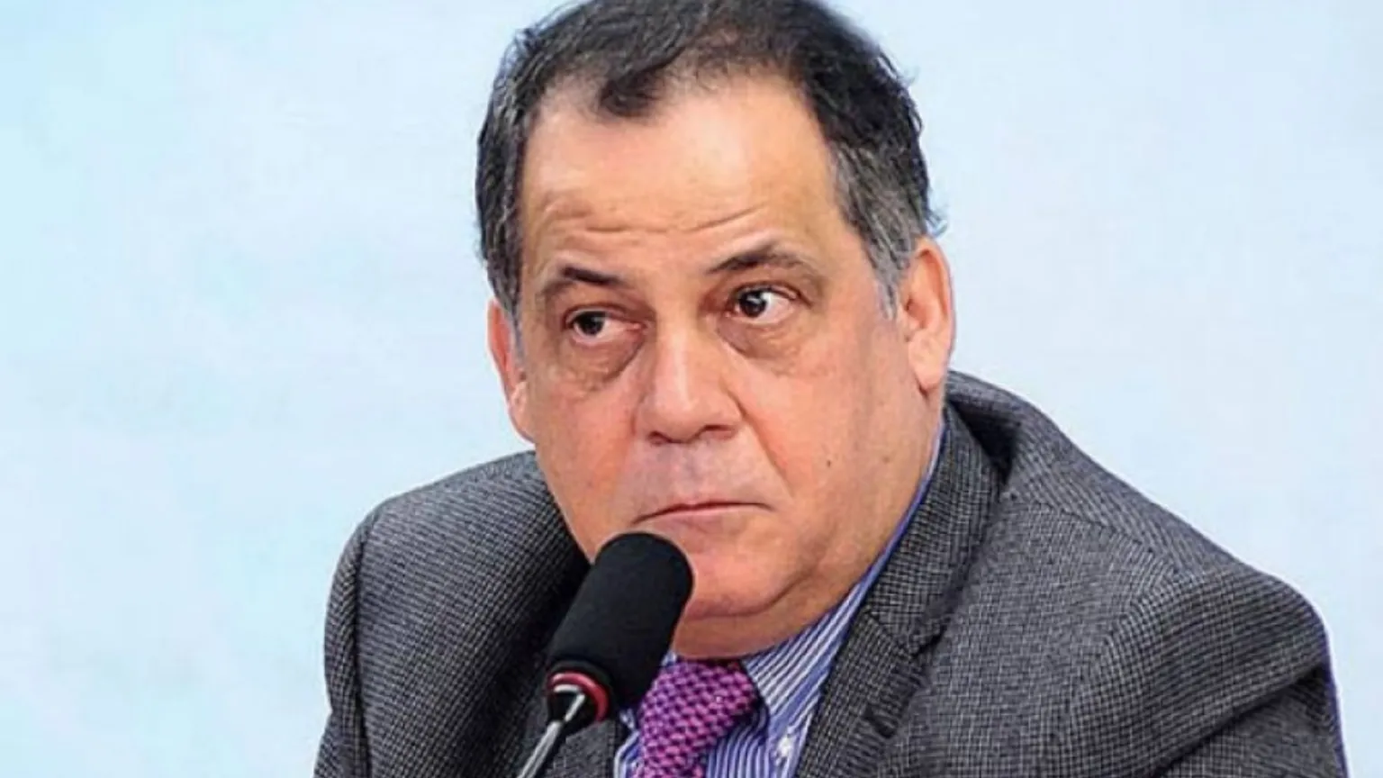 Imagem ilustrativa da imagem Confira lista de políticos que tiveram suas intimidades vazadas na web