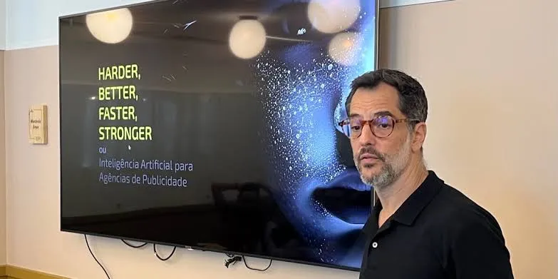 Eduardo Grandelle é ceo da agência de IA, Trezion.